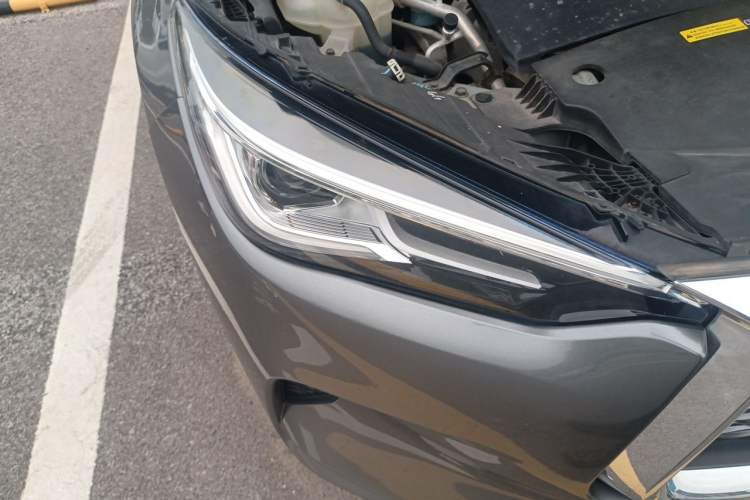 Used Infiniti QX50 2018 2.0T Four-Wheel Drive Smart Edition Right Front Headlight