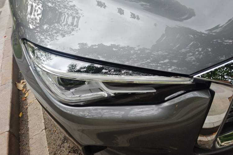 Used Infiniti QX50 2018 2.0T Two-Wheel Drive Fashion Edition Right Front Headlight
