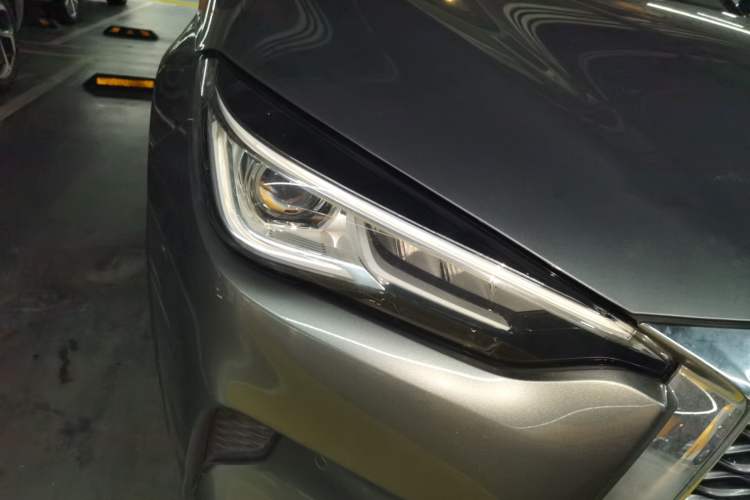 Used Infiniti QX50 2018 2.0T Four-Wheel Drive Elite Edition Right Front Headlight