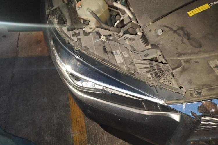 Used Infiniti QX50 2018 2.0T Four-Wheel Drive Elite Edition Right Front Headlight