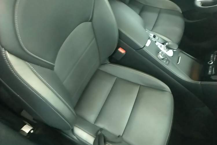 Used Infiniti QX50 2018 2.0T Two-Wheel Drive Fashion Edition Right Front Seat