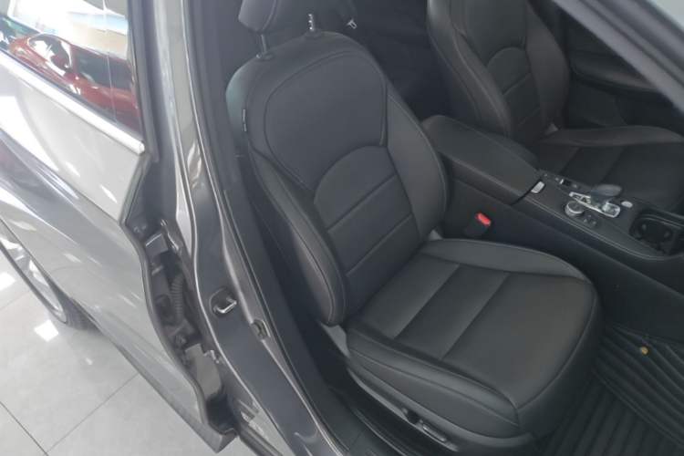 Used Infiniti QX50 2018 2.0T Two-Wheel-Drive Elite Edition Right Front Seat