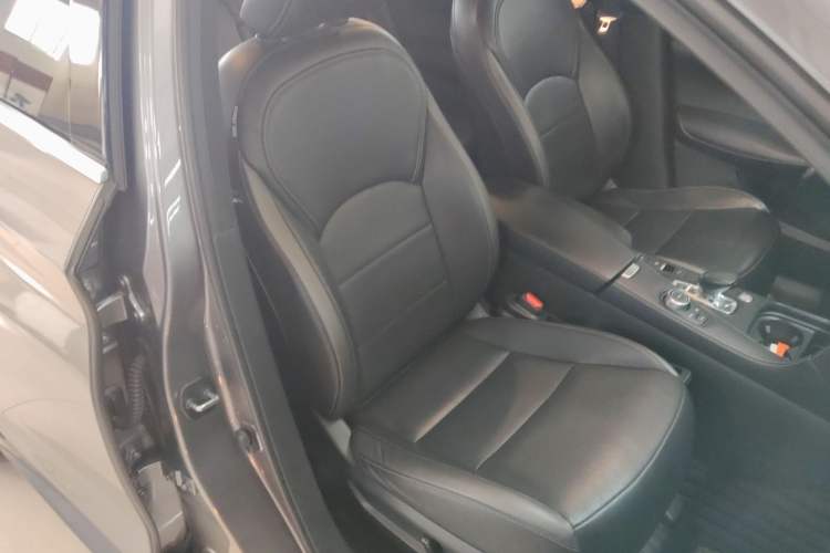 Used Infiniti QX50 2018 2.0T Two-Wheel Drive Fashion Edition Right Front Seat