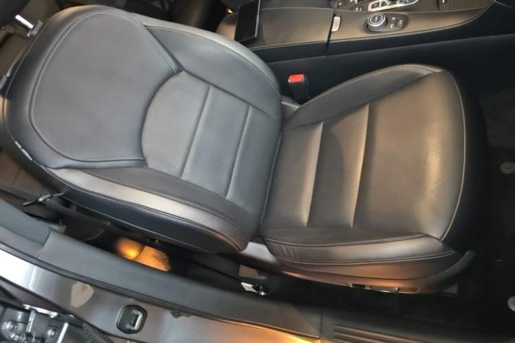 Used Infiniti QX50 2018 2.0T Two-Wheel Drive Fashion Edition Right Front Seat