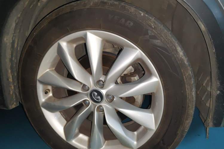 Used Infiniti QX50 2018 2.0T Four-Wheel Drive Elite Edition Right Front Wheel Hub
