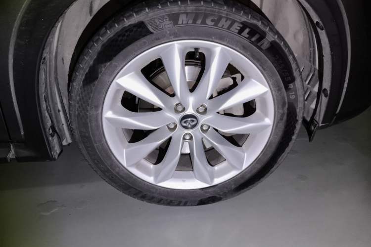Used Infiniti QX50 2018 2.0T Two-Wheel Drive Fashion Edition Right Front Wheel Hub