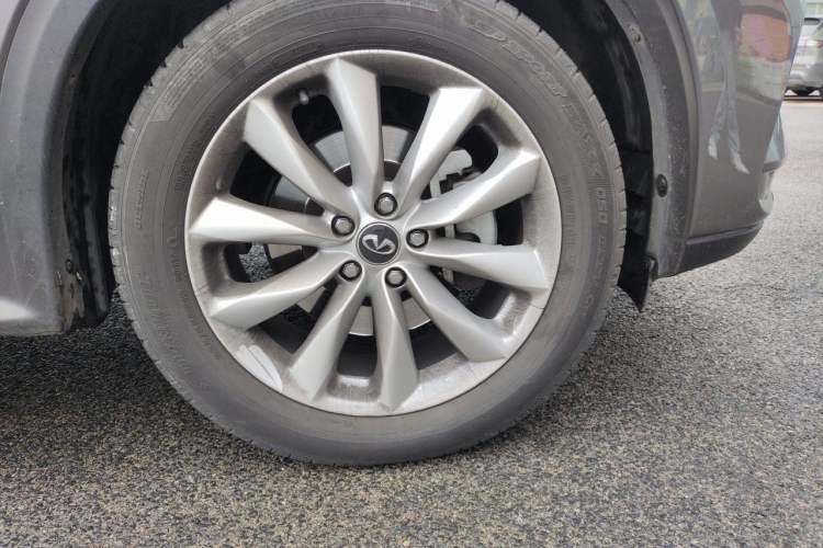 Used Infiniti QX50 2018 2.0T Two-Wheel Drive Fashion Edition Right Front Wheel Hub