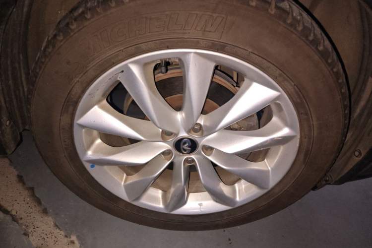 Used Infiniti QX50 2018 2.0T Four-Wheel Drive Elite Edition Right Front Wheel Hub