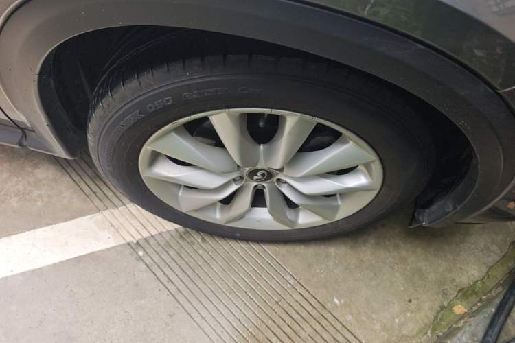 Used Infiniti QX50 2018 2.0T Four-Wheel Drive Elite Edition Right Front Wheel Hub