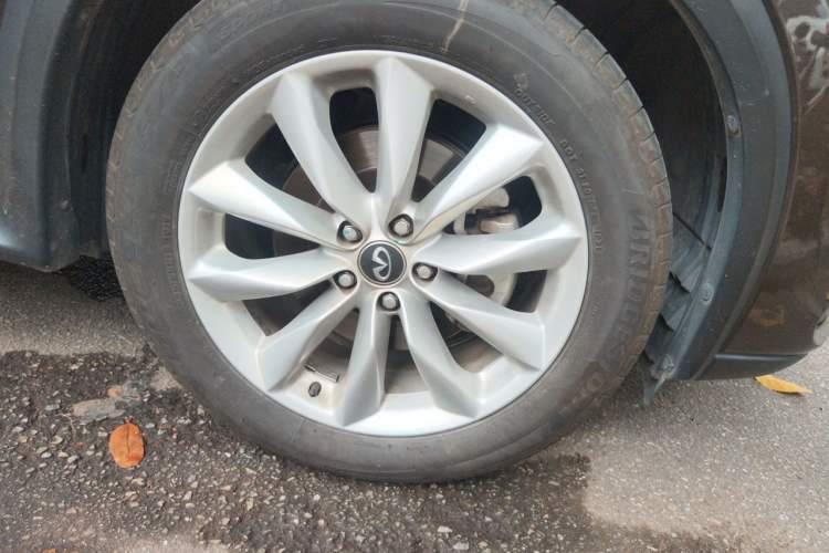 Used Infiniti QX50 2018 2.0T Two-Wheel Drive Fashion Edition Right Front Wheel Hub