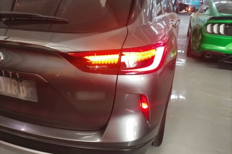 Used Infiniti QX50 2018 2.0T Two-Wheel-Drive Elite Edition Right Rear Taillight