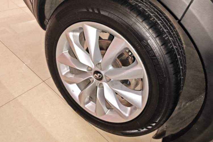 Used Infiniti QX50 2018 2.0T Two-Wheel Drive Fashion Edition Right Rear Wheel Hub