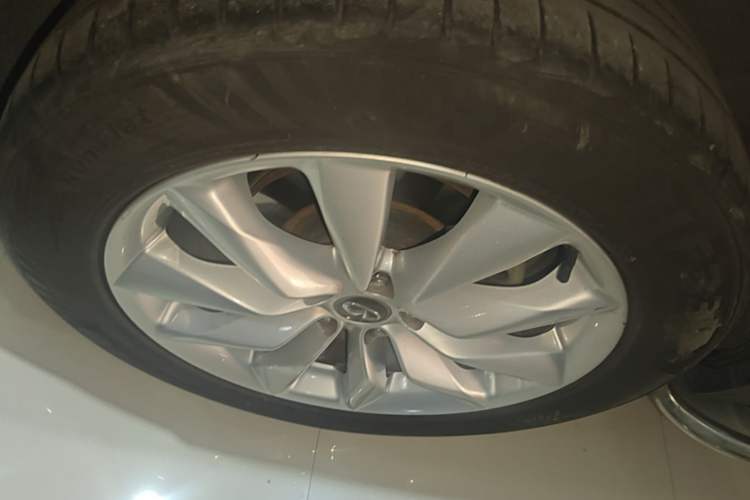 Used Infiniti QX50 2018 2.0T Two-Wheel Drive Fashion Edition Right Rear Wheel Hub