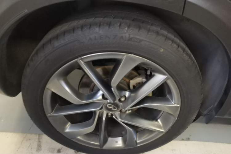 Used Infiniti QX50 2018 2.0T Four-Wheel Drive Smart Edition Right Rear Wheel Hub