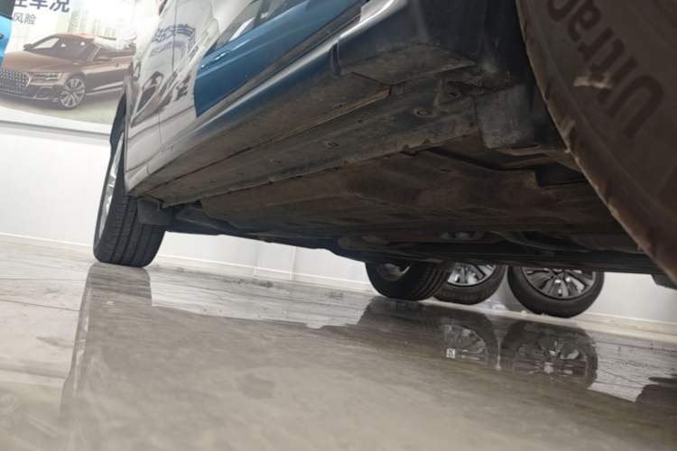 Used Infiniti QX50 2018 2.0T Four-Wheel Drive Elite Edition Right Side Sill