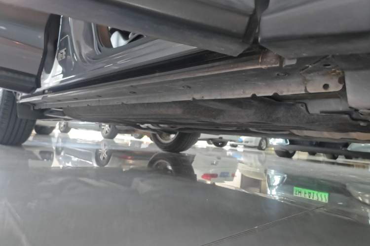 Used Infiniti QX50 2018 2.0T Two-Wheel-Drive Elite Edition Right Side Sill