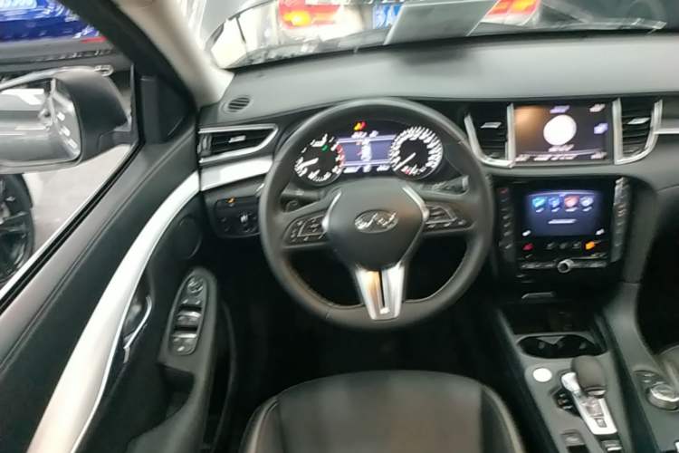 Used Infiniti QX50 2018 2.0T Two-Wheel Drive Fashion Edition Steering Wheel