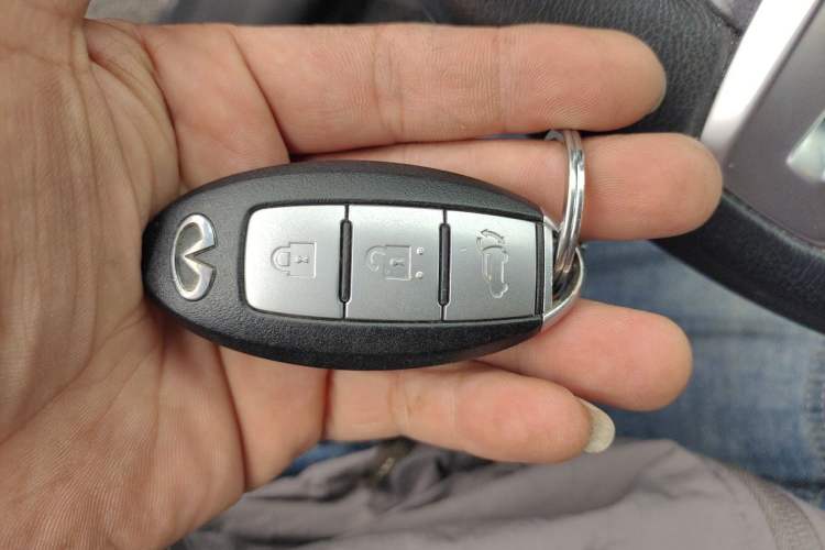 Used Infiniti QX50 2018 2.0T Two-Wheel Drive Fashion Edition Vehicle Key