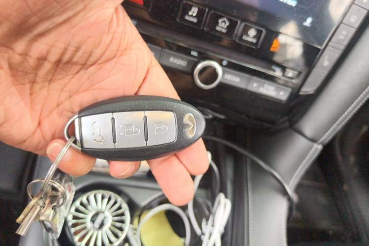 Used Infiniti QX50 2018 2.0T Two-Wheel Drive Fashion Edition Vehicle Key