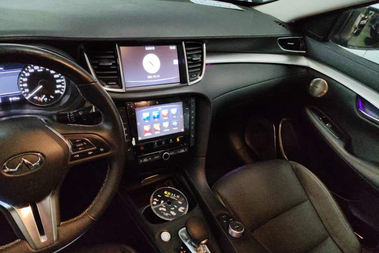 Used Infiniti QX50 2018 2.0T Two-Wheel Drive Fashion Edition Audio And AC Panel