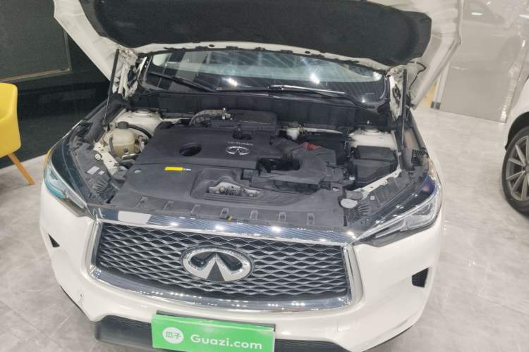 Used Infiniti QX50 2018 2.0T Two-Wheel Drive Fashion Edition Engine Bay