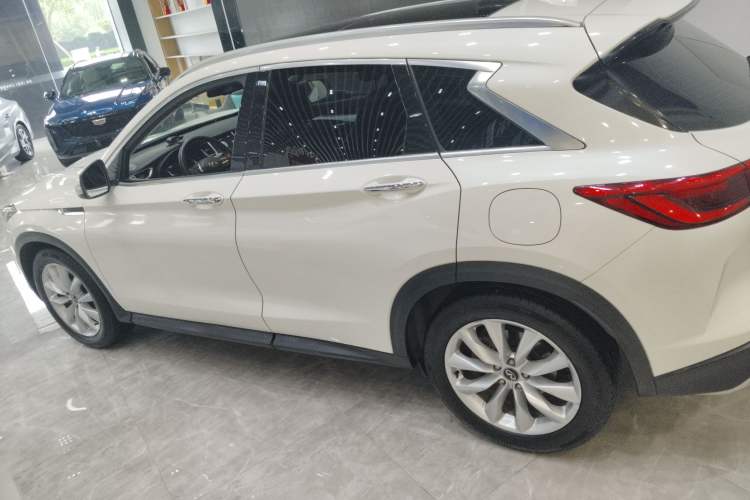 Used Infiniti QX50 2018 2.0T Two-Wheel Drive Fashion Edition Exterior 3