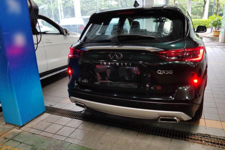 Used Infiniti QX50 2018 2.0T Two-Wheel Drive Fashion Edition Exterior 4