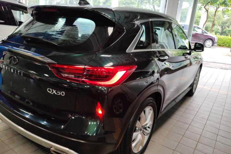 Used Infiniti QX50 2018 2.0T Two-Wheel Drive Fashion Edition Exterior 5