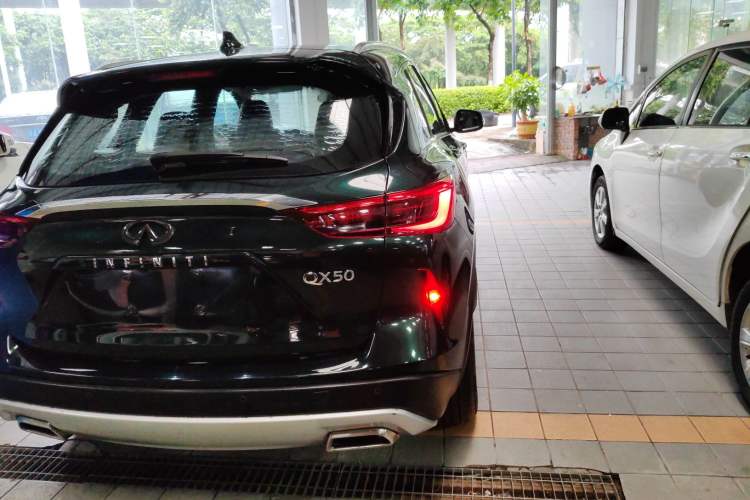 Used Infiniti QX50 2018 2.0T Two-Wheel Drive Fashion Edition Exterior 6