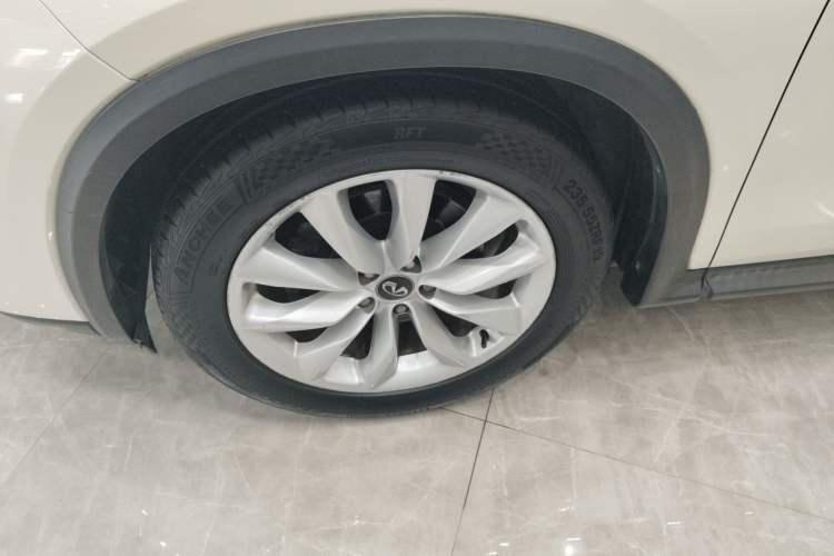 Used Infiniti QX50 2018 2.0T Two-Wheel Drive Fashion Edition Exterior 7