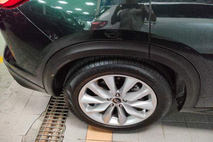 Used Infiniti QX50 2018 2.0T Two-Wheel Drive Fashion Edition Exterior 8