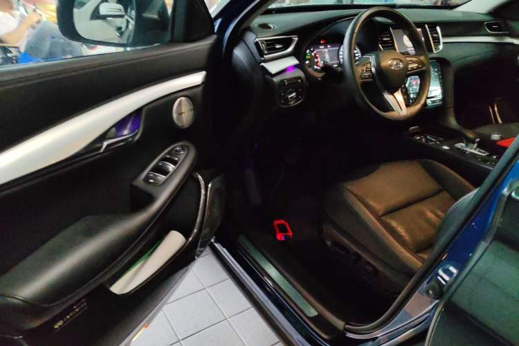 Used Infiniti QX50 2018 2.0T Two-Wheel Drive Fashion Edition Interior 3
