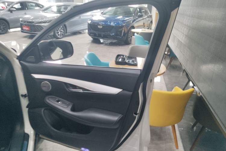 Used Infiniti QX50 2018 2.0T Two-Wheel Drive Fashion Edition Interior 5
