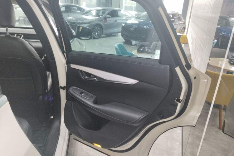 Used Infiniti QX50 2018 2.0T Two-Wheel Drive Fashion Edition Interior 6