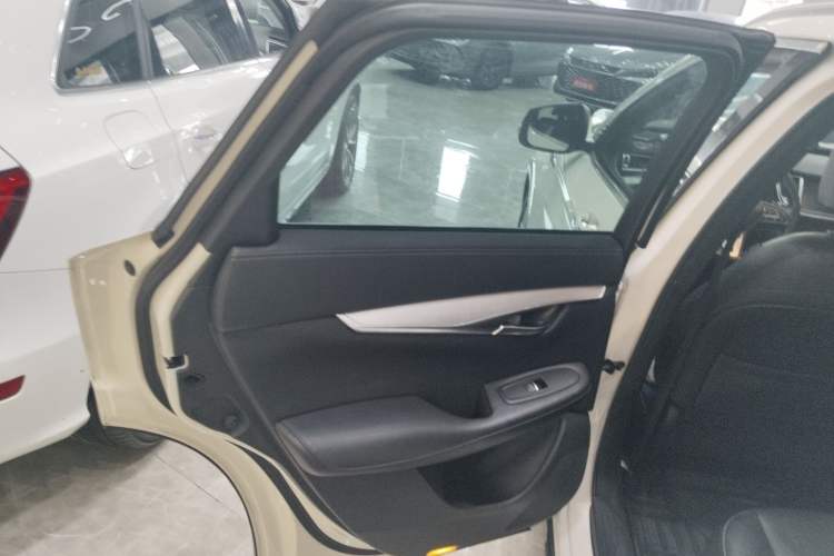 Used Infiniti QX50 2018 2.0T Two-Wheel Drive Fashion Edition Interior 8