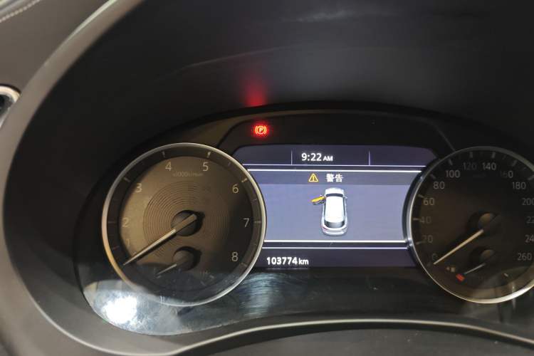 Used Infiniti QX50 2018 2.0T Two-Wheel Drive Fashion Edition Odometer Close Up