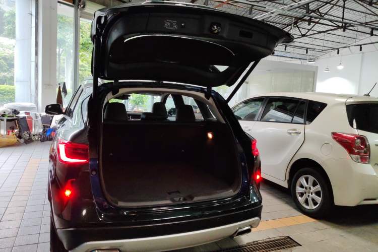Used Infiniti QX50 2018 2.0T Two-Wheel Drive Fashion Edition Trunk