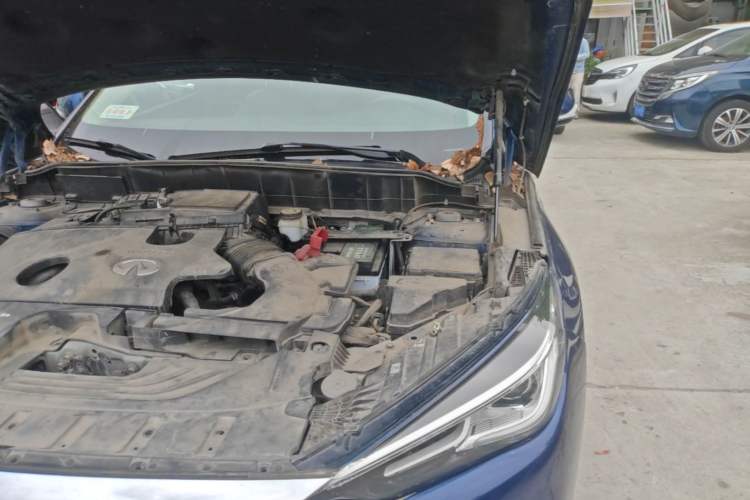 Used Infiniti QX50 2018 2.0T Four-Wheel Drive Smart Edition Engine Bay Left