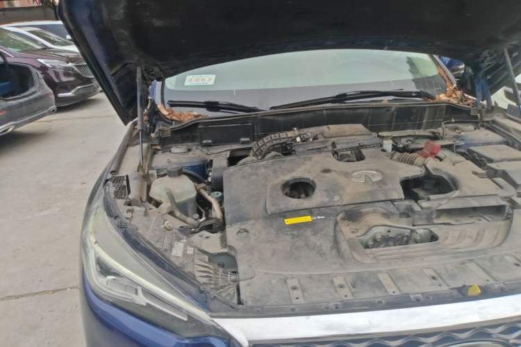 Used Infiniti QX50 2018 2.0T Four-Wheel Drive Smart Edition Engine Bay Right