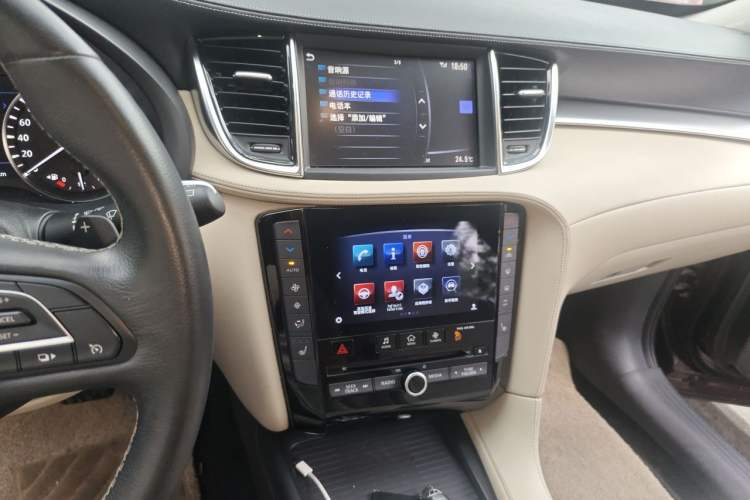 Used Infiniti QX50 2018 2.0T Two-Wheel Drive Fashion Edition Audio And AC Panel