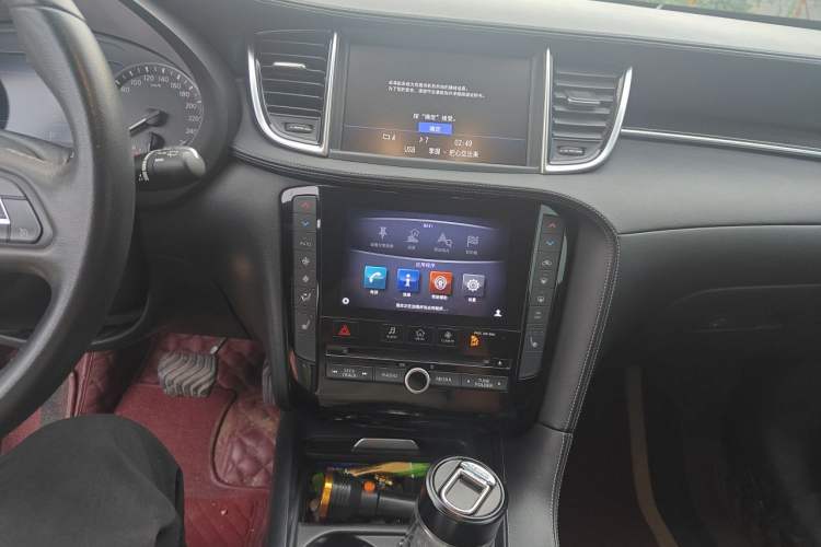 Used Infiniti QX50 2018 2.0T Four-Wheel Drive Elite Edition Audio And AC Panel