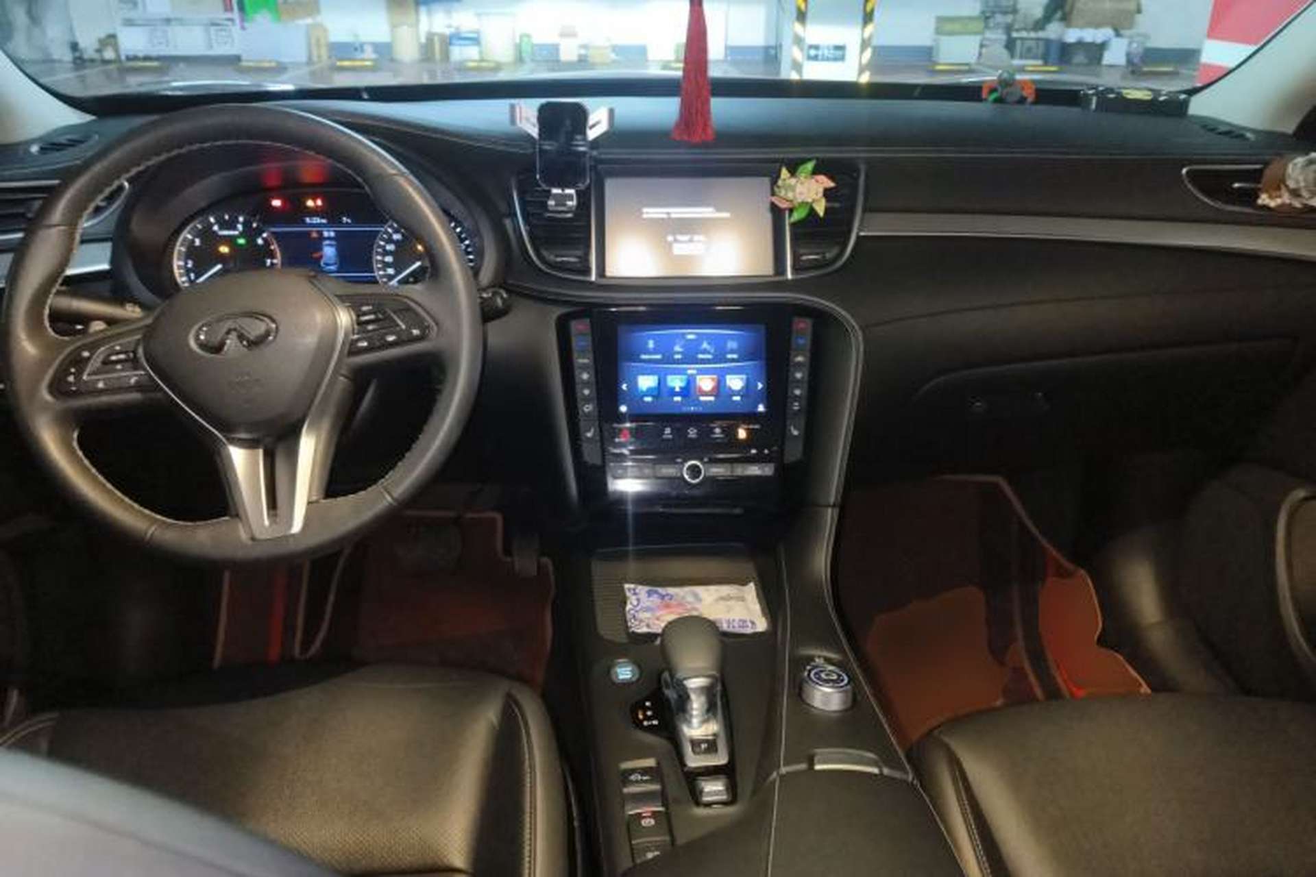 Used Infiniti QX50 2018 2.0T Four-Wheel Drive Elite Edition Center Console