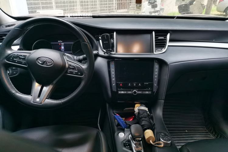 Used Infiniti QX50 2018 2.0T Four-Wheel Drive Elite Edition Center Console