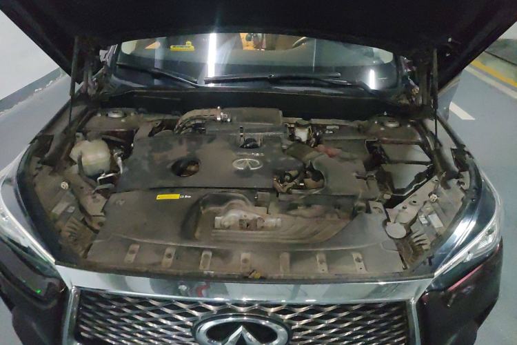 Used Infiniti QX50 2018 2.0T Two-Wheel Drive Fashion Edition Engine Bay