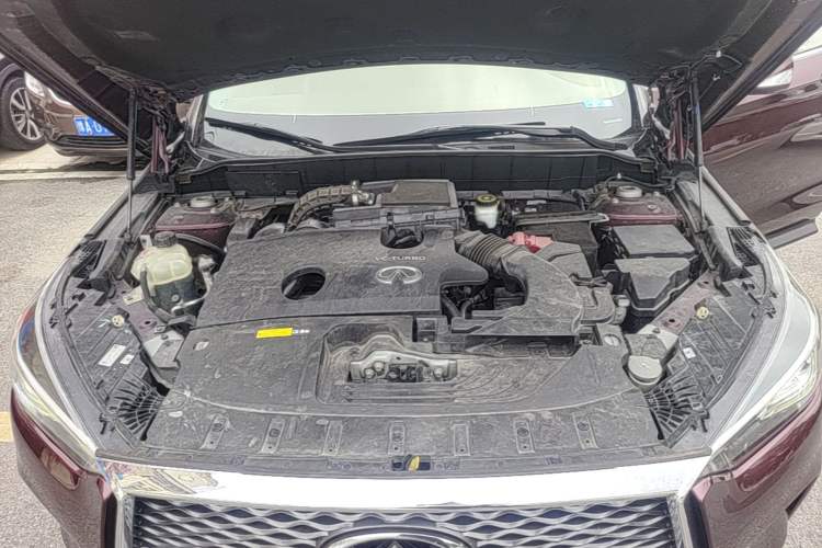 Used Infiniti QX50 2018 2.0T Two-Wheel Drive Fashion Edition Engine Bay