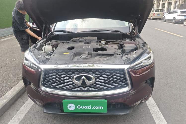 Used Infiniti QX50 2018 2.0T Two-Wheel Drive Fashion Edition Engine Bay