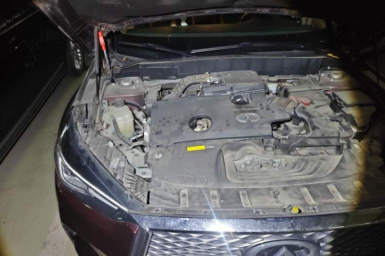 Used Infiniti QX50 2018 2.0T Four-Wheel Drive Elite Edition Engine Bay Right