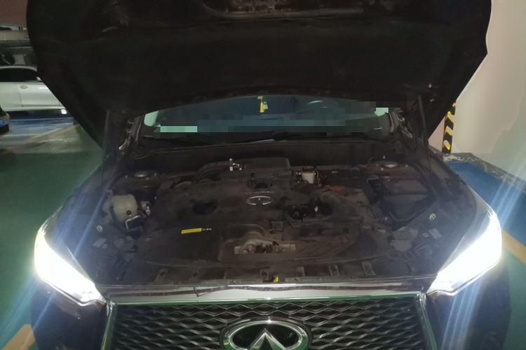 Used Infiniti QX50 2018 2.0T Two-Wheel Drive Fashion Edition Engine Bay