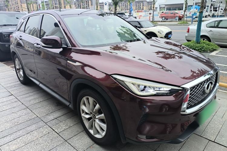 Used Infiniti QX50 2018 2.0T Two-Wheel-Drive Elite Edition Front Right 45 Deg