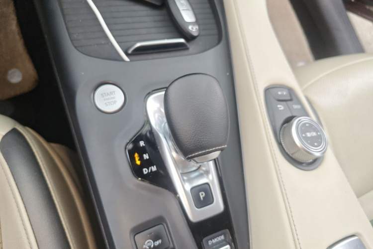 Used Infiniti QX50 2018 2.0T Two-Wheel Drive Fashion Edition Gear Lever